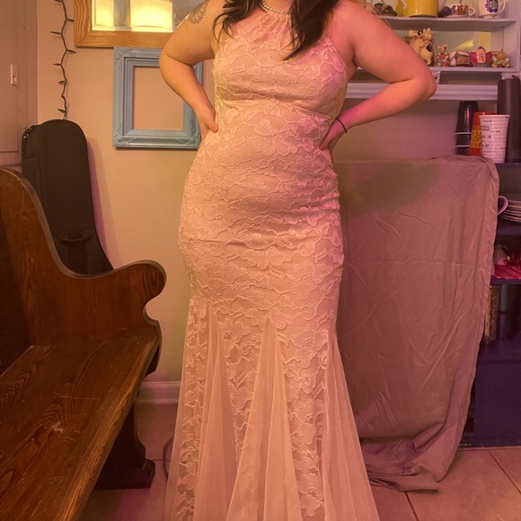 Xscape Dresses & Skirts - Nude Cream Lacey Maxi Mermaid Prom Dress Xscape Size 4 Special Occasion